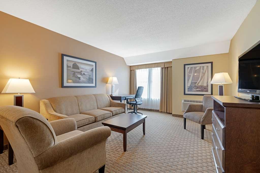 Best Western Plus Emerald Isle Hotel Sidney Room photo