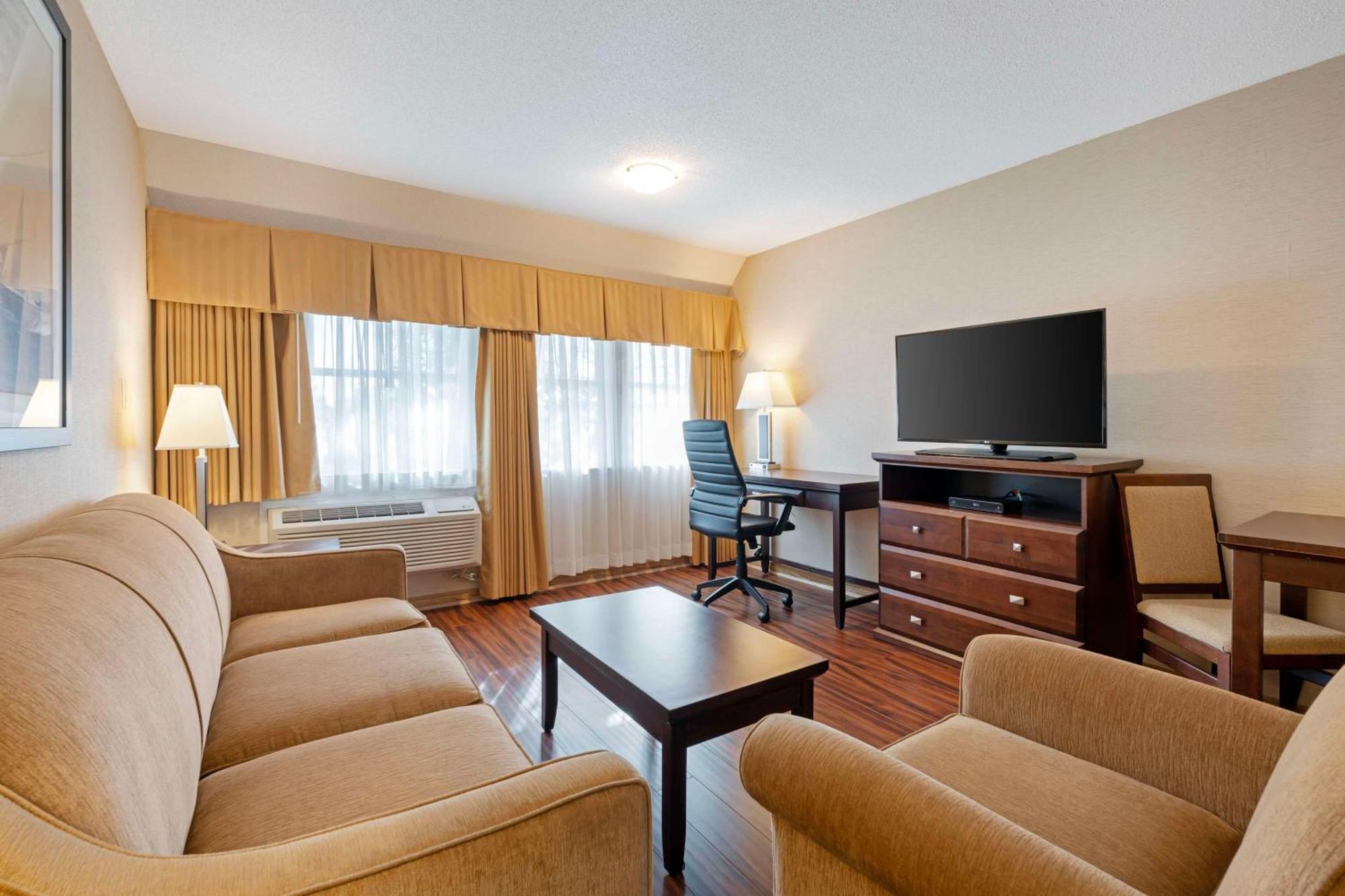Best Western Plus Emerald Isle Hotel Sidney Exterior photo