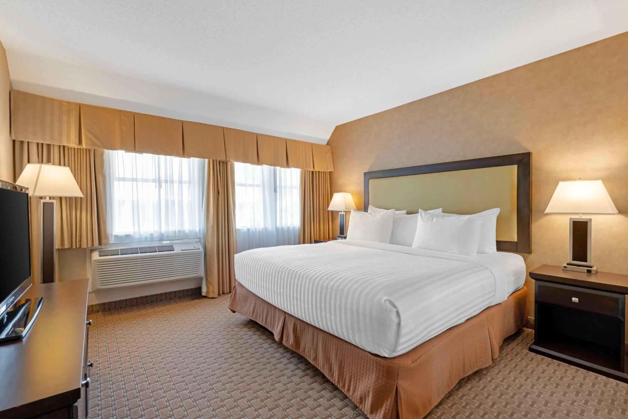 Best Western Plus Emerald Isle Hotel Sidney Exterior photo