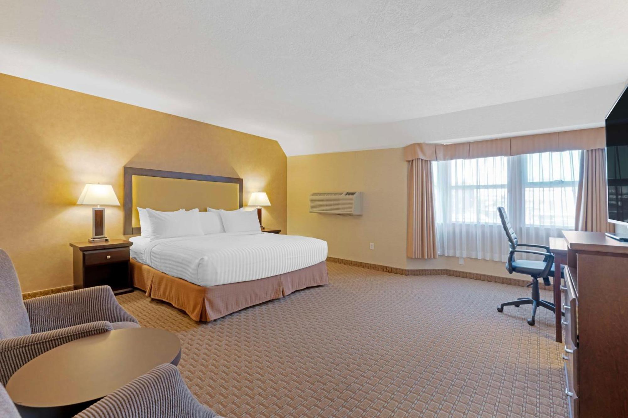 Best Western Plus Emerald Isle Hotel Sidney Exterior photo