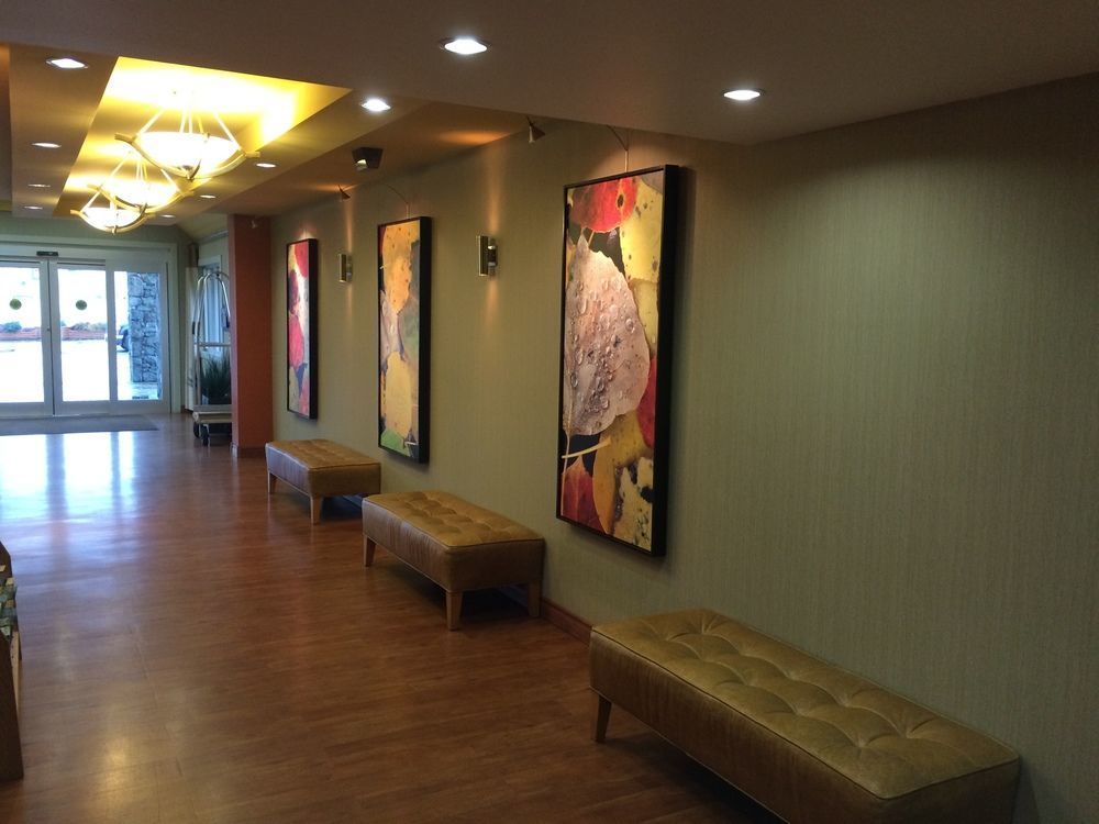 Best Western Plus Emerald Isle Hotel Sidney Exterior photo