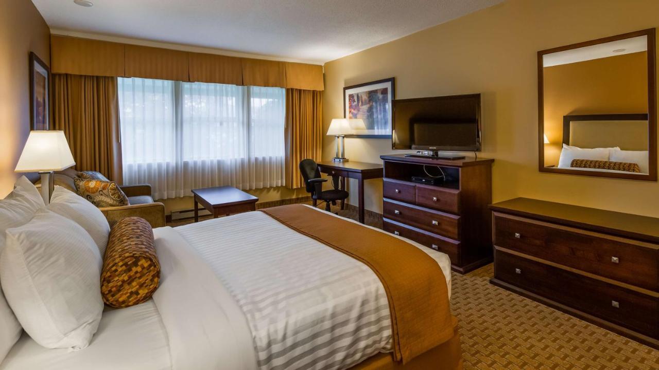 Best Western Plus Emerald Isle Hotel Sidney Exterior photo